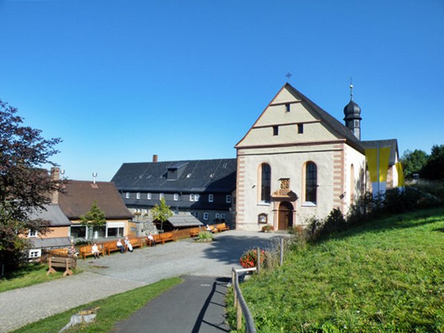 Kloster Kreuzberg mit Wallfahrtskirche und Brauerei